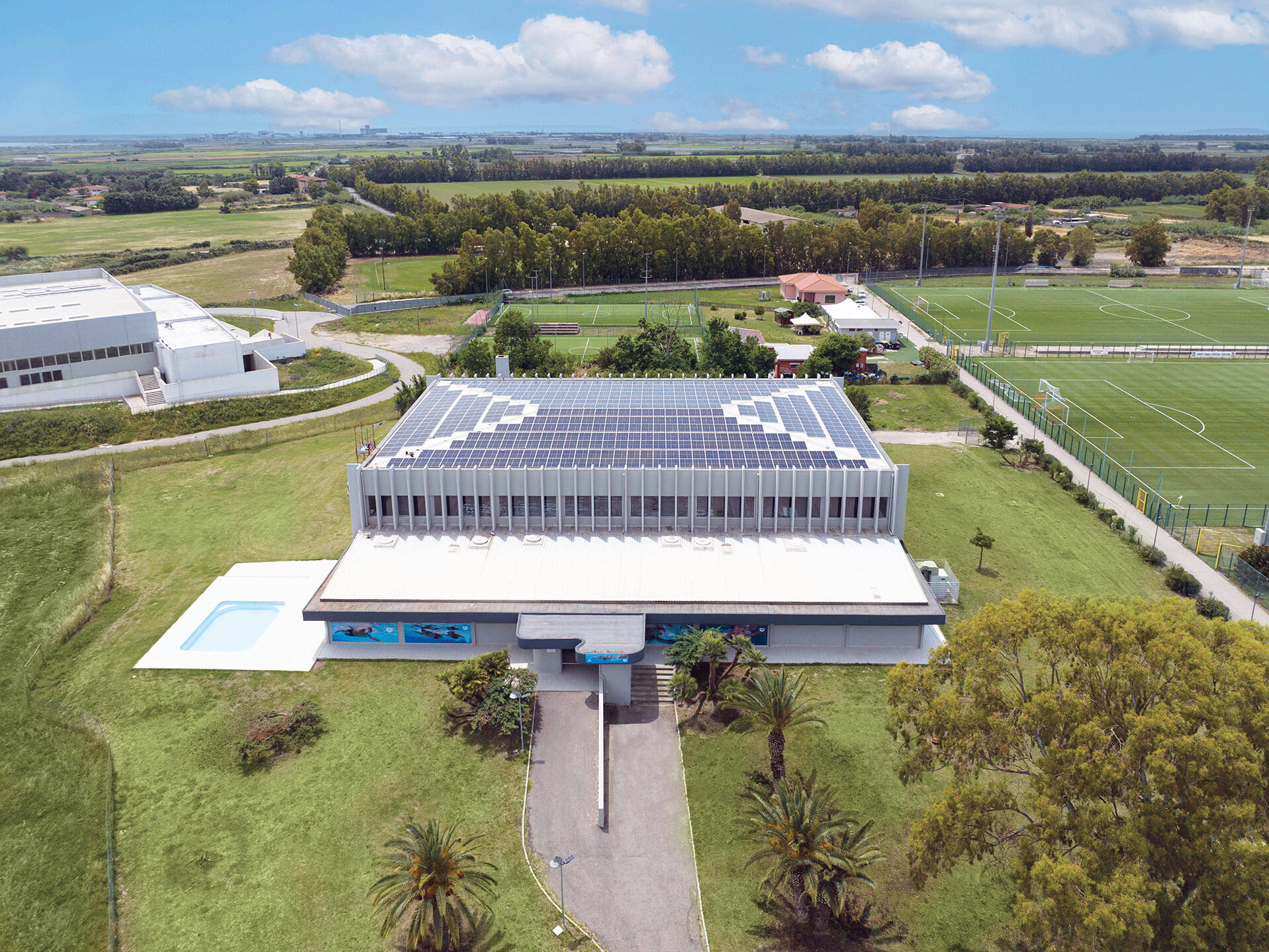 Piscina di Oristano vista dal drone